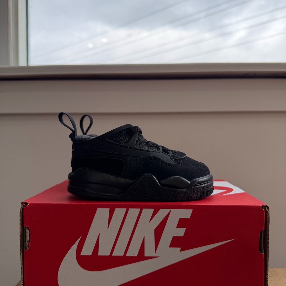 Air Jordan 4 RM - Black Sz. 5C